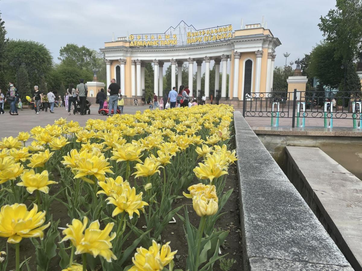 Апартаменты #3 Almaty Exterior foto
